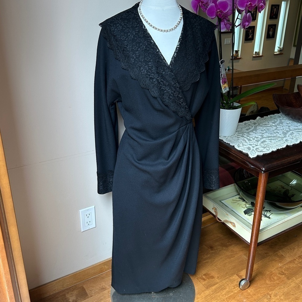 Vintage Wool Crepe evening dress with lace collar